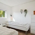 Дом отдыха 4 Bedroom In *