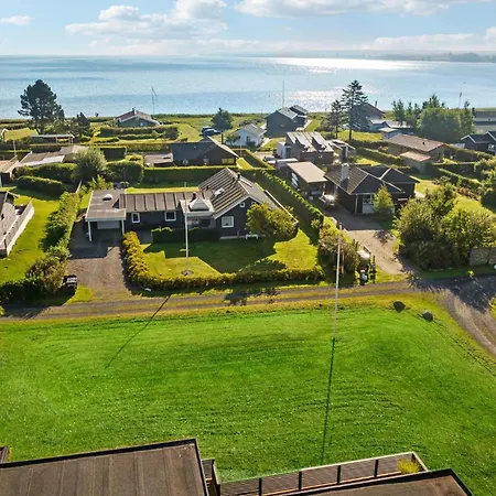Holiday home 4 Bedroom In