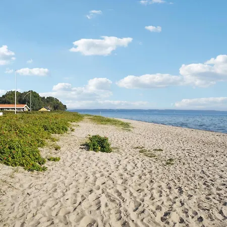 4 Bedroom In Holiday home