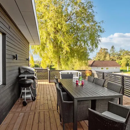 4 Bedroom In Borkop